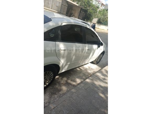 Sahibinden Fiat Linea 1.3 Multijet Active Plus 2012 Model  253.000 km Beyaz