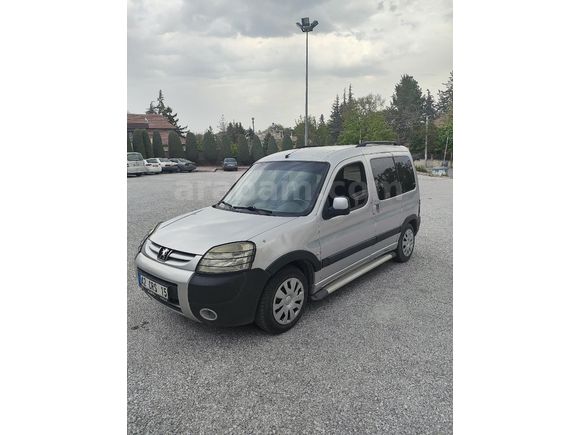 Sahibinden Peugeot Partner 1.6 HDI Adventure 2011 Model