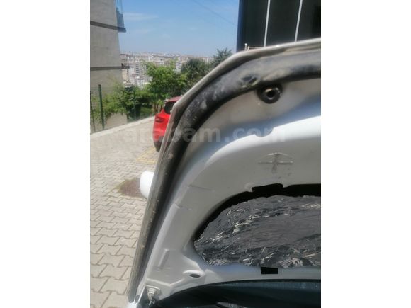 Sahibinden Kia Venga 1.4 CRDi Active 2011 Model 6 ileri manuel 
