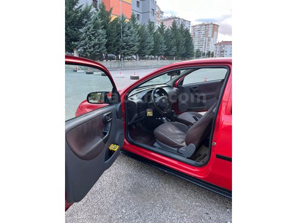 red corsa acil