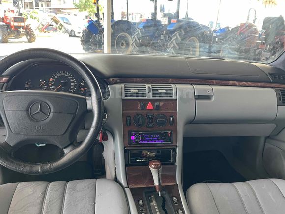 Galeriden Mercedes - Benz E 230 Elegance 1996 Model Manisa