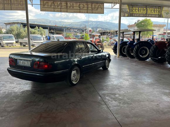 Galeriden Mercedes - Benz E 230 Elegance 1996 Model Manisa
