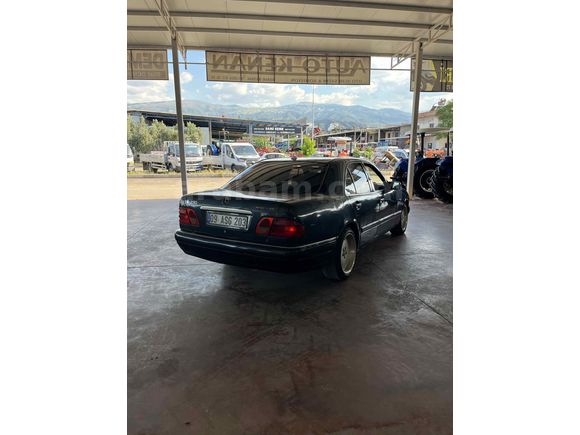 Galeriden Mercedes - Benz E 230 Elegance 1996 Model Manisa