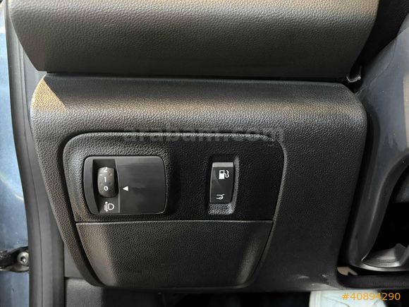 | UNIQ AUTO | 2019 RENAULT MEGANE 1.2TCE ICON OTOMATIK BYSZ