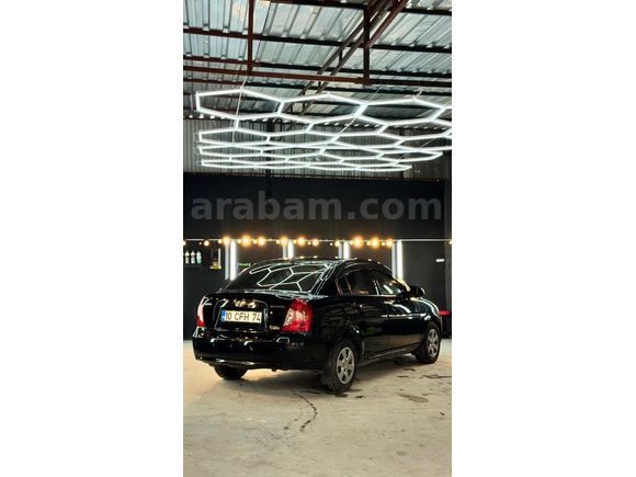 Sahibinden Hyundai Accent Era 1.4 Team 2010 Model  240.000 km Siyah