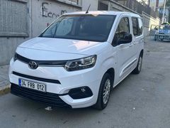 Sahibinden Toyota Proace City 1.5 D Dream 2022 Model İstanbul garantili Yetkili servis bakımlı