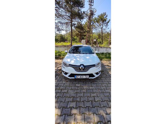 ÖĞRETMENDEN DEĞİŞENSİZ, BOYASIZ, HATASIZ MEGANE 4