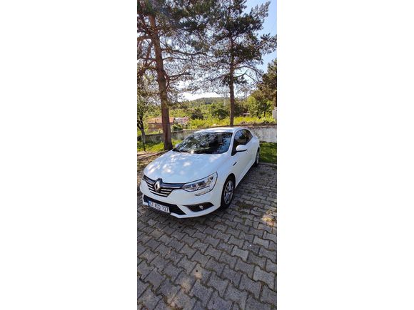 ÖĞRETMENDEN DEĞİŞENSİZ, BOYASIZ, HATASIZ MEGANE 4