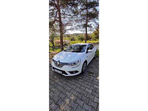 ÖĞRETMENDEN DEĞİŞENSİZ, BOYASIZ, HATASIZ MEGANE 4