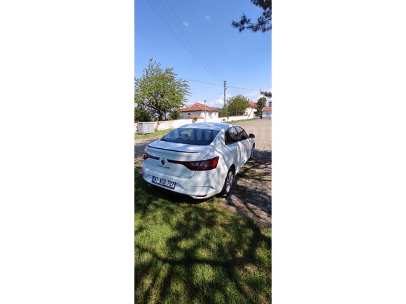 ÖĞRETMENDEN DEĞİŞENSİZ, BOYASIZ, HATASIZ MEGANE 4