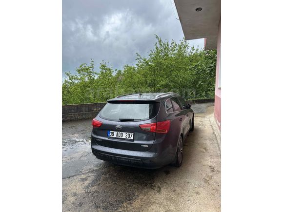 Sahibinden Değişensiz Boyasız Kia Ceed 1.6 CRDi Concept Plus SW 2017 Model 