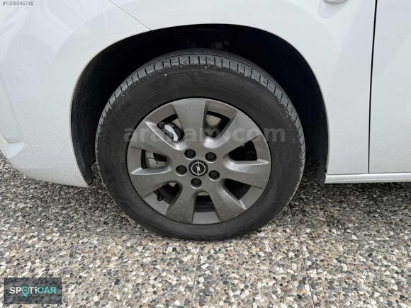 OPEL YETKİLİ BAYİİNDEN HATASIZ 2025 COMBO-E EDİTİON 25.000 KM