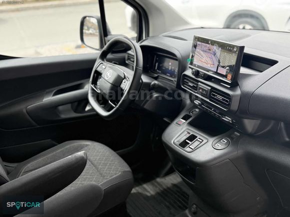 OPEL YETKİLİ BAYİİNDEN HATASIZ 2025 COMBO-E EDİTİON 25.000 KM