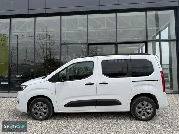 OPEL YETKİLİ BAYİİNDEN HATASIZ 2025 COMBO-E EDİTİON 25.000 KM