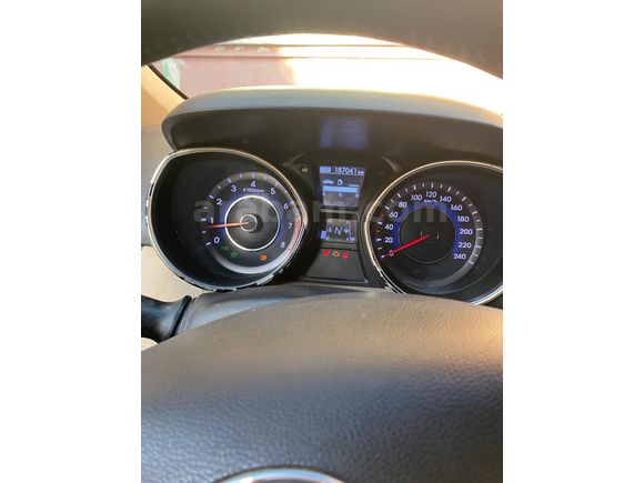 Sahibinden Hyundai Elantra 1.6 D-CVVT  premuim Plus 2012 Model