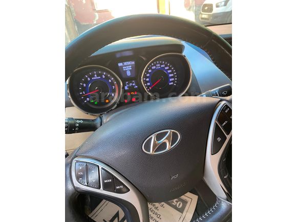 Sahibinden Hyundai Elantra 1.6 D-CVVT  premuim Plus 2012 Model