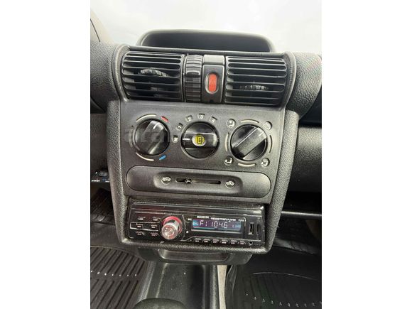 BAYAN ARACI İSTEYENLERE OTOMOTİK CORSA 1.4 SWING