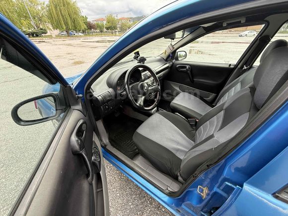 BAYAN ARACI İSTEYENLERE OTOMOTİK CORSA 1.4 SWING