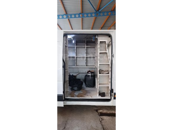 Sahibinden Renault Master 2.3 dCi 13 m3 2013 Model 14 çıkışlı hazır raflı servis aracı