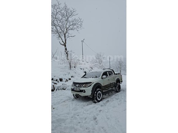 Sahibinden Mitsubishi L 200 4x4 Storm 2016 Model  260.000 km Beyaz