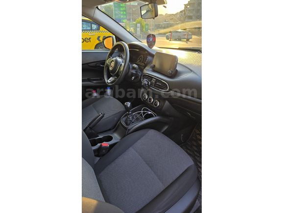 Sıfır kokusu üstünde Fiat Egea 1.4 Fire Easy Stil 2021 Model