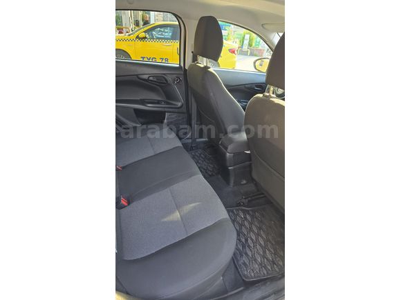 Sıfır kokusu üstünde Fiat Egea 1.4 Fire Easy Stil 2021 Model