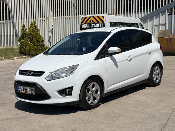 SAHİBİNDEN DÜŞÜK KM'Lİ TEMİZ VE BAKIMLI KAPALI GARAJ ARACI