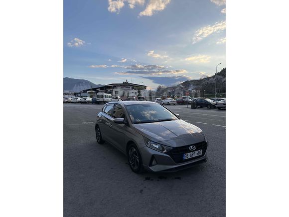 Sahibinden Hyundai i20 1.4 MPI Style 2022 Model 
