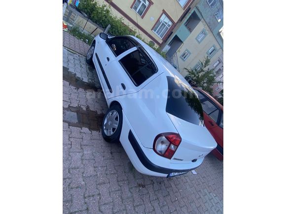 Sahibinden Renault Clio 1.4 Authentique 2005 Model çift airbag klimalı 
