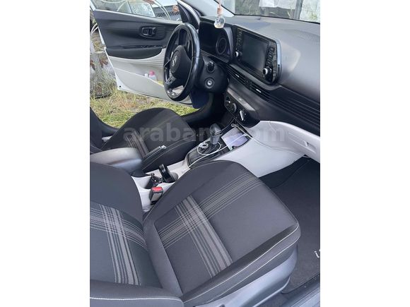 Sahibinden Yetkili Servis Bakımlı Değişensiz i20 1.4 MPI Style 2021 Model  72.500 km Beyaz