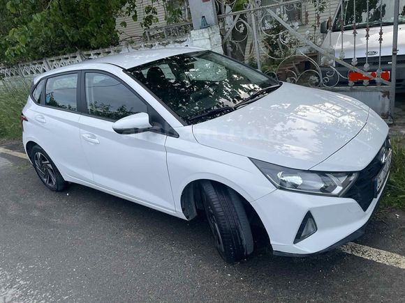 Sahibinden Yetkili Servis Bakımlı Değişensiz i20 1.4 MPI Style 2021 Model  72.500 km Beyaz