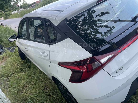 Sahibinden Yetkili Servis Bakımlı Değişensiz i20 1.4 MPI Style 2021 Model  72.500 km Beyaz