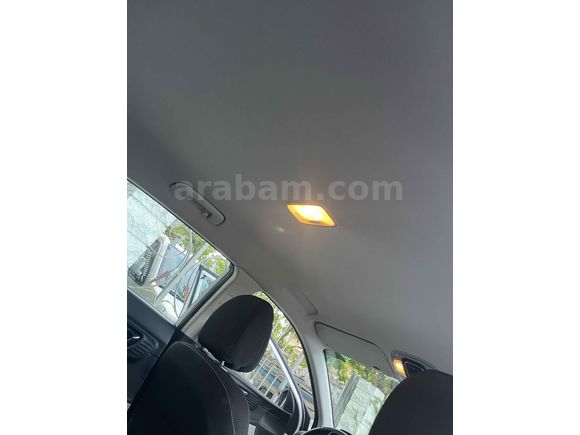 Sahibinden Yetkili Servis Bakımlı Değişensiz i20 1.4 MPI Style 2021 Model  72.500 km Beyaz