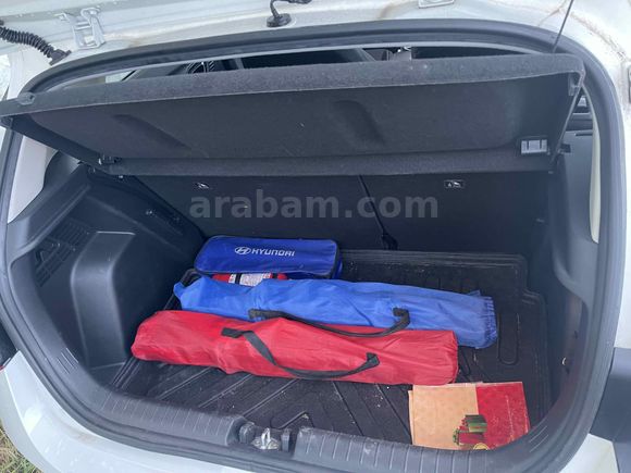 Sahibinden Yetkili Servis Bakımlı Değişensiz i20 1.4 MPI Style 2021 Model  72.500 km Beyaz
