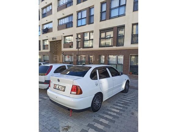 Memurdan Temiz Bakımlı Volkswagen Polo 1.6 Comfortline Classic 2000 Model