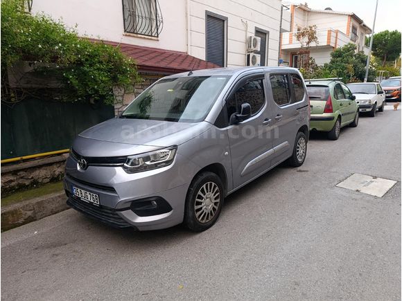 Sahibinden Toyota Proace City 1.5 D Dream 2022 Model İzmir 80.500 km Gri (Gümüş)