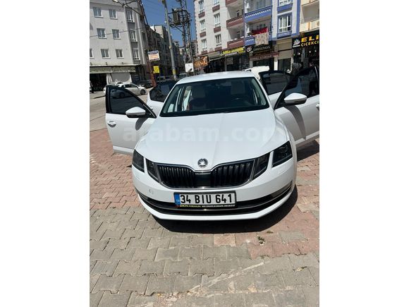 Sahibinden Skoda Octavia 1.6 TDI Style 2019 Model  274.000 km Beyaz