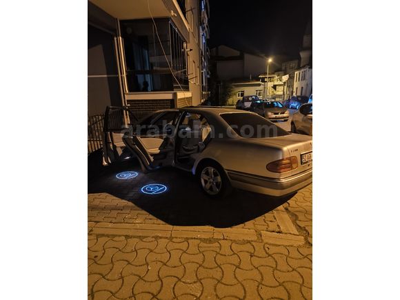 Sahibinden Mercedes - Benz E 200 Elegance 1998 Model