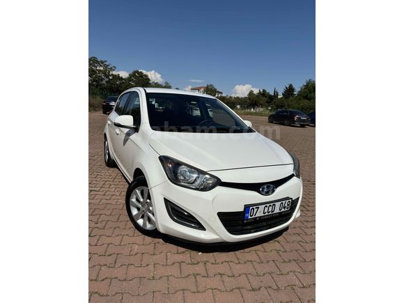 Sahibinden Hyundai i20 1.2 D-CVVT Sense 2013 Model Antalya 89.000 km Beyaz