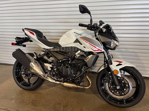 Sahibinden Kawasaki Z 400 2023 Model Adana 6.000 km Beyaz