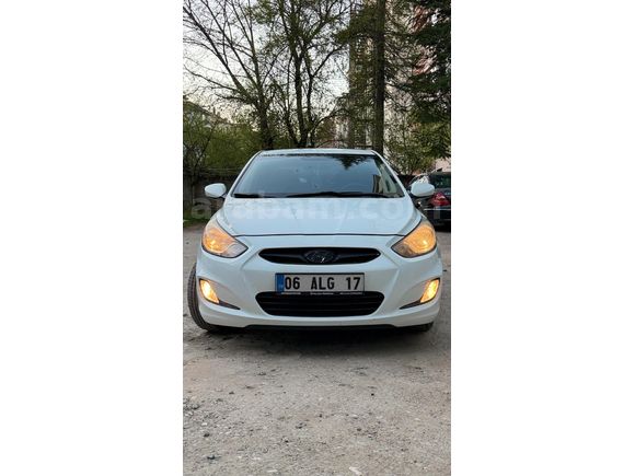 Sahibinden Hyundai Accent Blue 1.4 CVVT Mode Plus 2012 Model