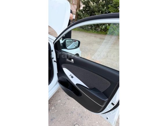 Sahibinden Hyundai Accent Blue 1.4 CVVT Mode Plus 2012 Model