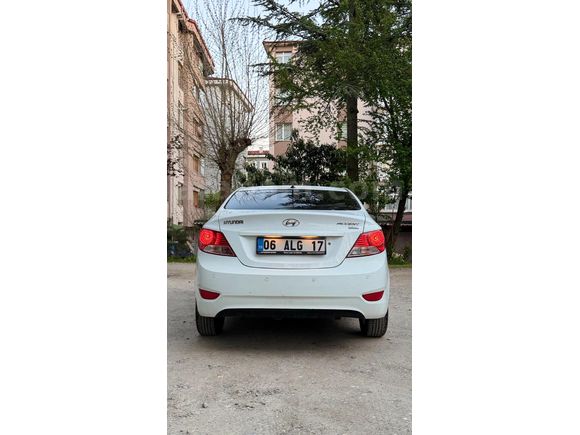 Sahibinden Hyundai Accent Blue 1.4 CVVT Mode Plus 2012 Model