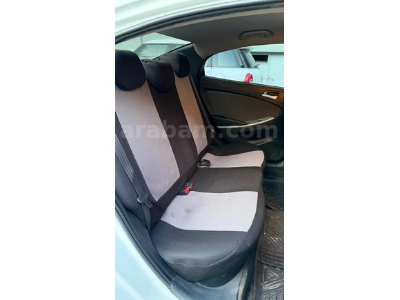 Sahibinden Hyundai Accent Blue 1.4 CVVT Mode Plus 2012 Model