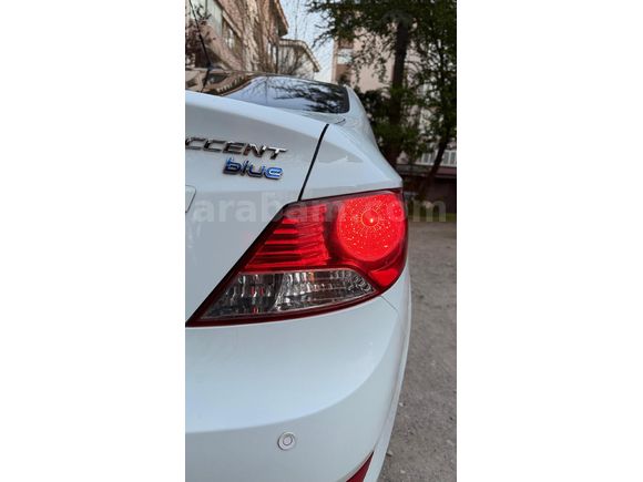 Sahibinden Hyundai Accent Blue 1.4 CVVT Mode Plus 2012 Model