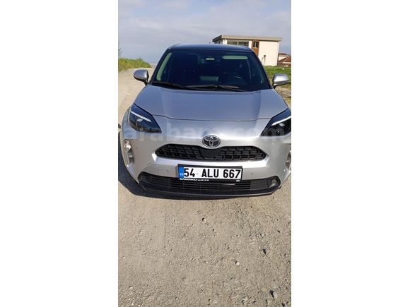 Sahibinden Toyota Yaris Cross 1.5 Dream X-Pack 2022 Model  42.000 km Gri (Gümüş)