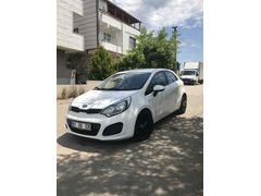 Sahibinden Kia Rio 1.4 CRDi Fancy 2014 Model  174.000 km Beyaz