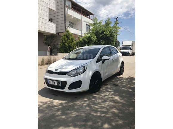 Sahibinden Kia Rio 1.4 CRDi Fancy 2014 Model  174.000 km Beyaz
