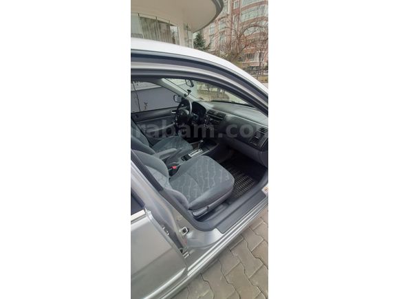 Sahibinden Honda Civic 1.6i VTEC ES 2004 Model
