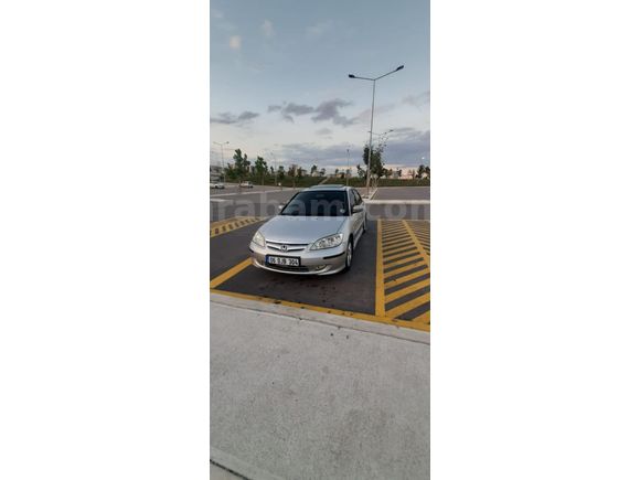 Sahibinden Honda Civic 1.6i VTEC ES 2004 Model